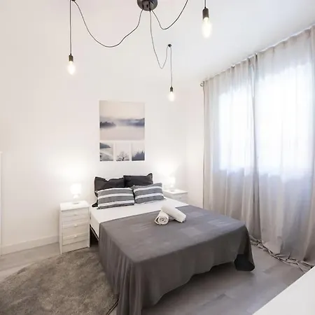 Lb Nice Apartment Sagrada Familia Barcelona Exterior photo